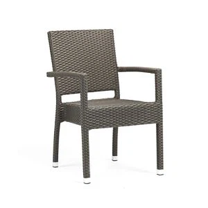 Bistro mebellari qo'ltiqli stullar va stol